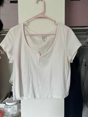 H&M White Short Sleeve Henley Crop Tee